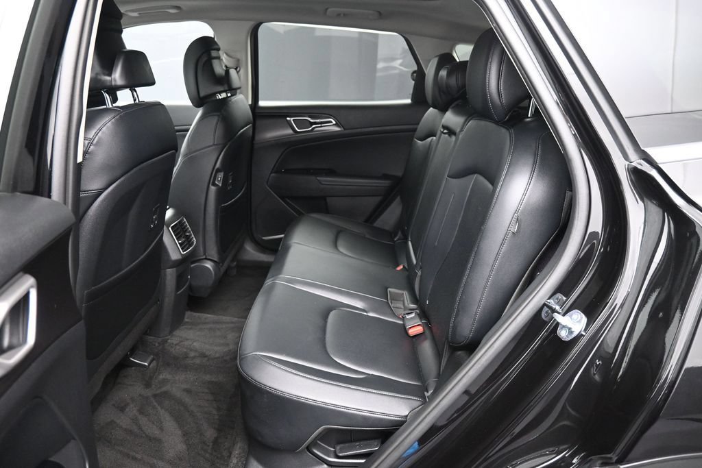 Certified 2025 Kia Sportage EX w/ EX Premium Package AWD/4WD image 21