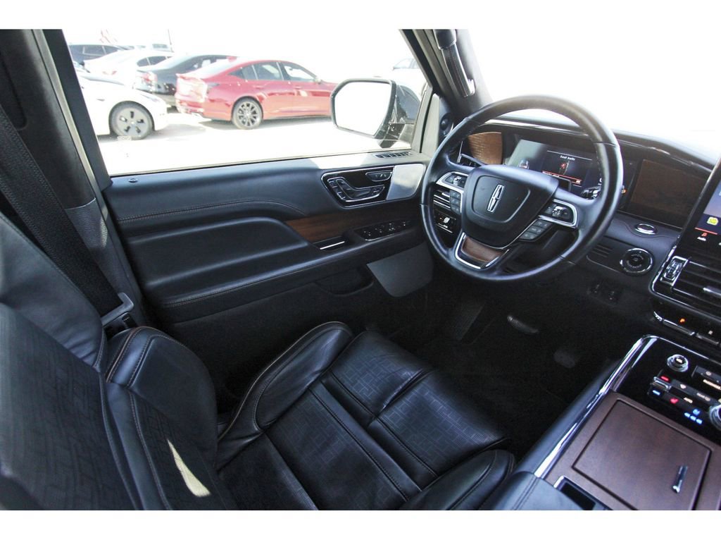 Used 2023 Lincoln Navigator L Black Label image 8