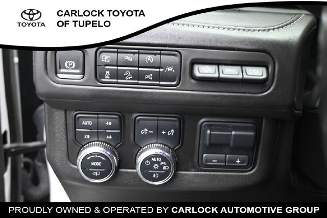 Used 2024 GMC Yukon XL Denali Ultimate AWD/4WD image 27