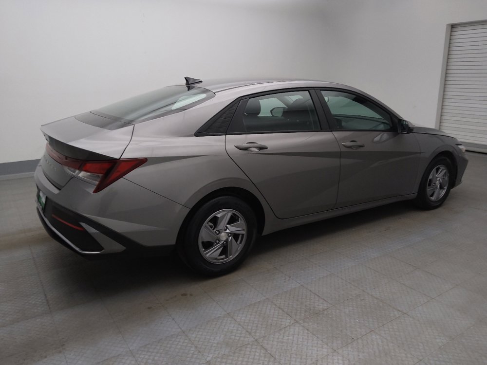 Used 2024 Hyundai Elantra SE image 10