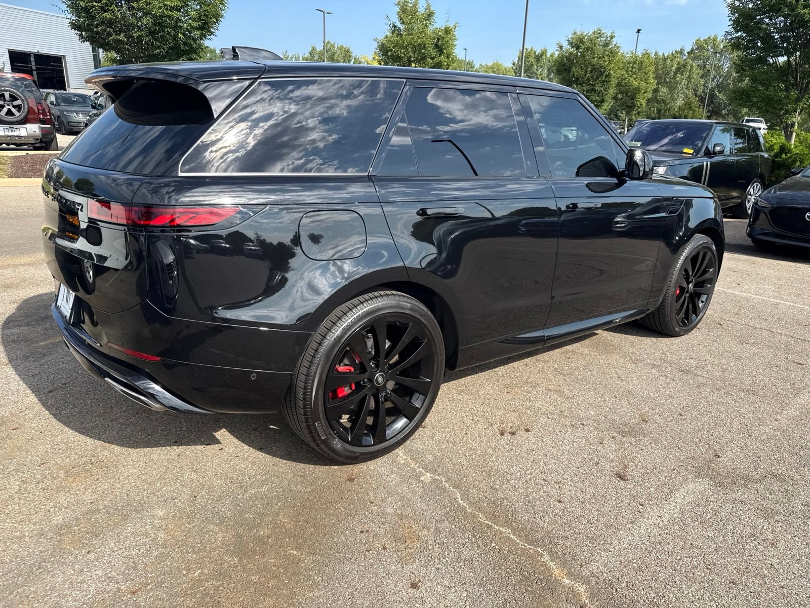 Used 2025 Land Rover Range Rover Sport Dynamic SE AWD/4WD image 5
