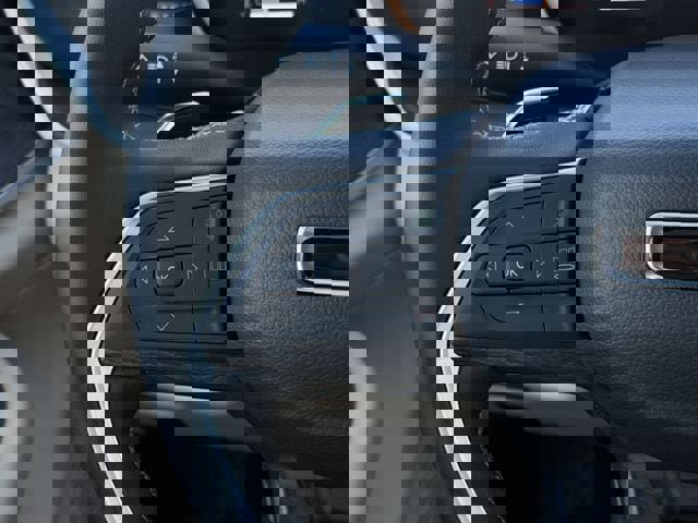 Used 2025 Jeep Grand Cherokee Limited w/ Black Appearance Package image 14