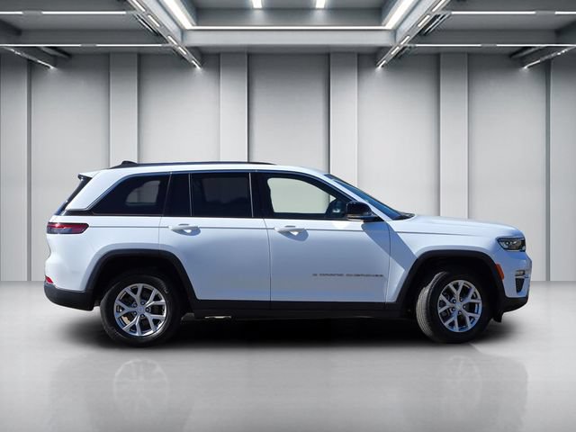 Used 2023 Jeep Grand Cherokee Limited AWD/4WD image 3