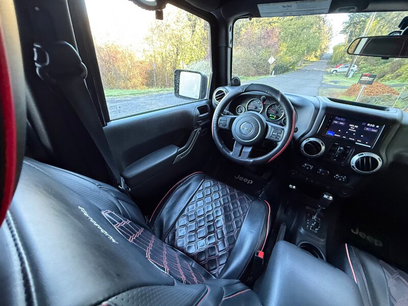 Used 2012 Jeep Wrangler Unlimited Sahara AWD/4WD image 18