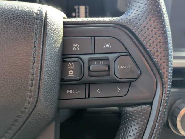 Used 2025 Toyota Tacoma SR5 AWD/4WD image 17