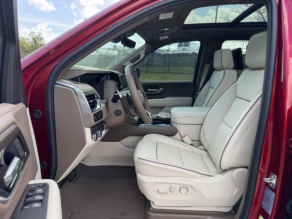 New 2025 GMC Yukon XL Denali w/ Denali Reserve Package image 21