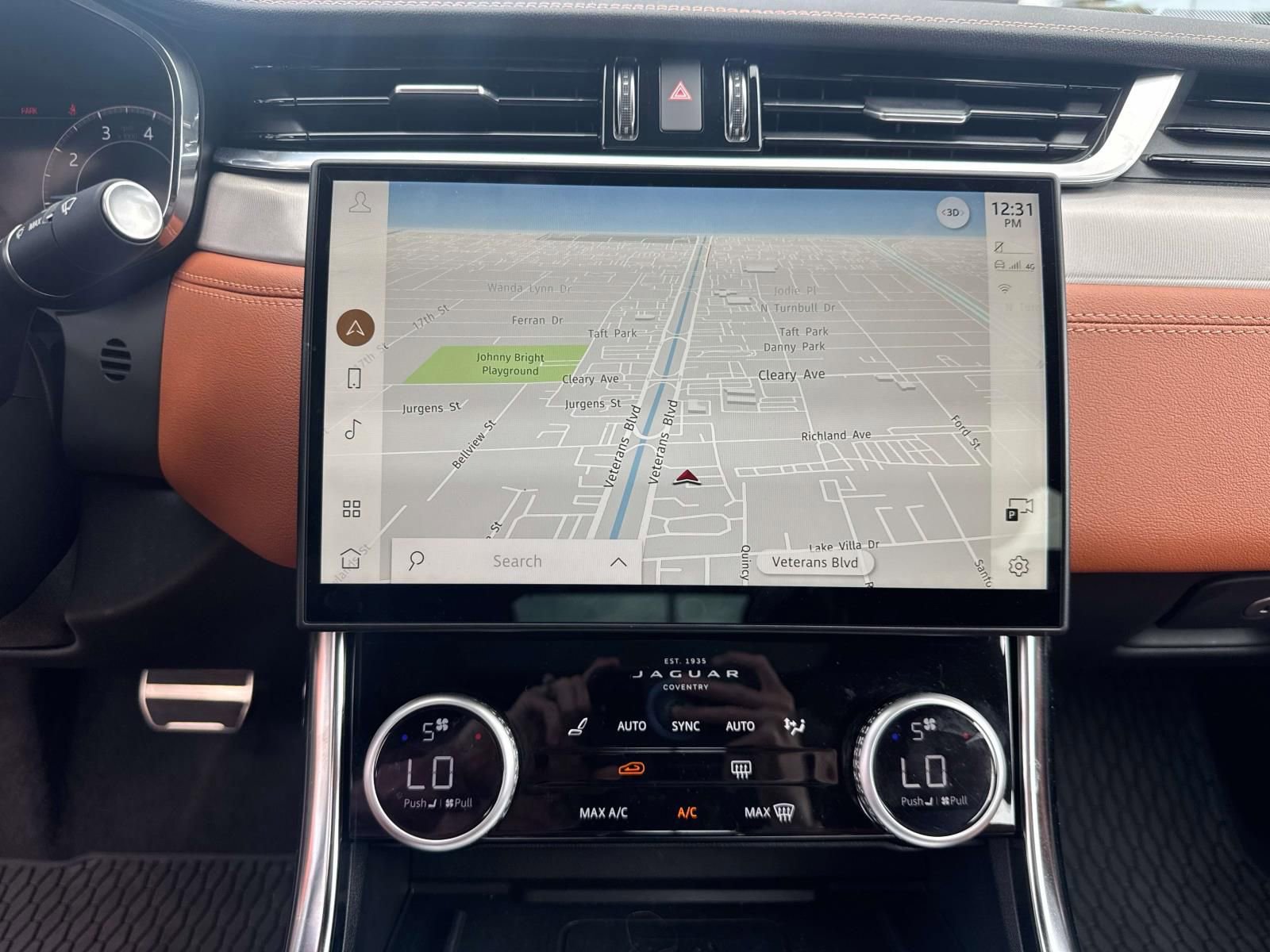 Used 2024 Jaguar XF R-Dynamic SE image 22