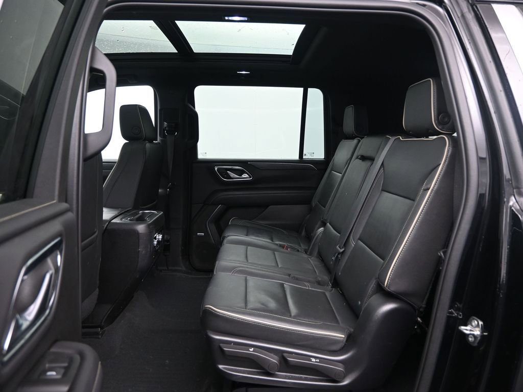 Used 2023 GMC Yukon XL SLT image 23