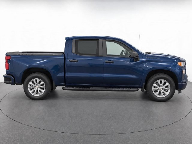Used 2021 Chevrolet Silverado 1500 Custom w/ LPO, Dark Essentials Package RWD image 4