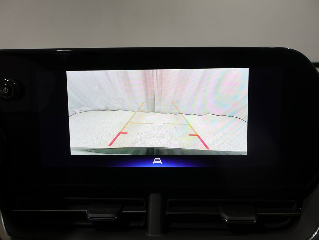 Used 2025 Chevrolet Trax ACTIV w/ Driver Confidence Package image 27