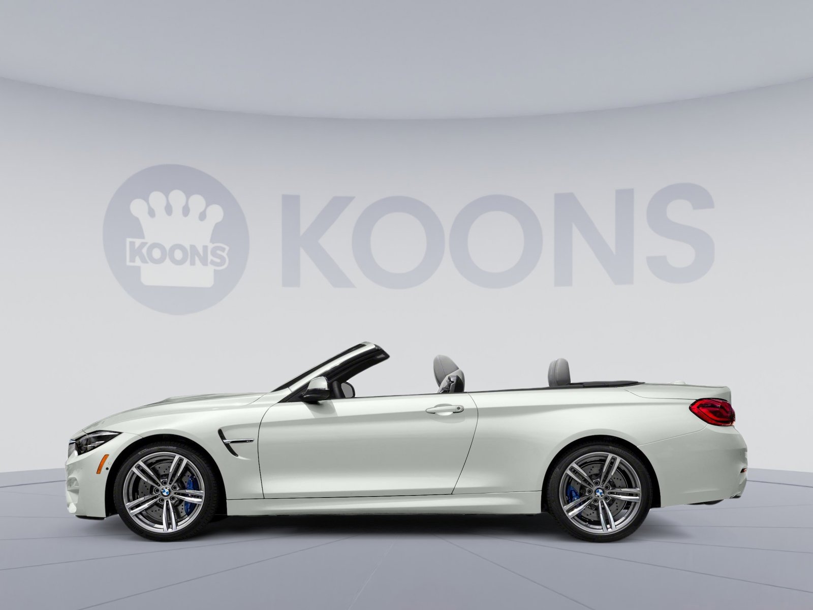Used 2018 BMW M4 Convertible RWD image 4