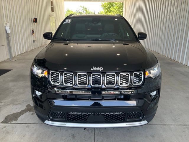 Used 2026 Jeep Compass Limited AWD/4WD image 24