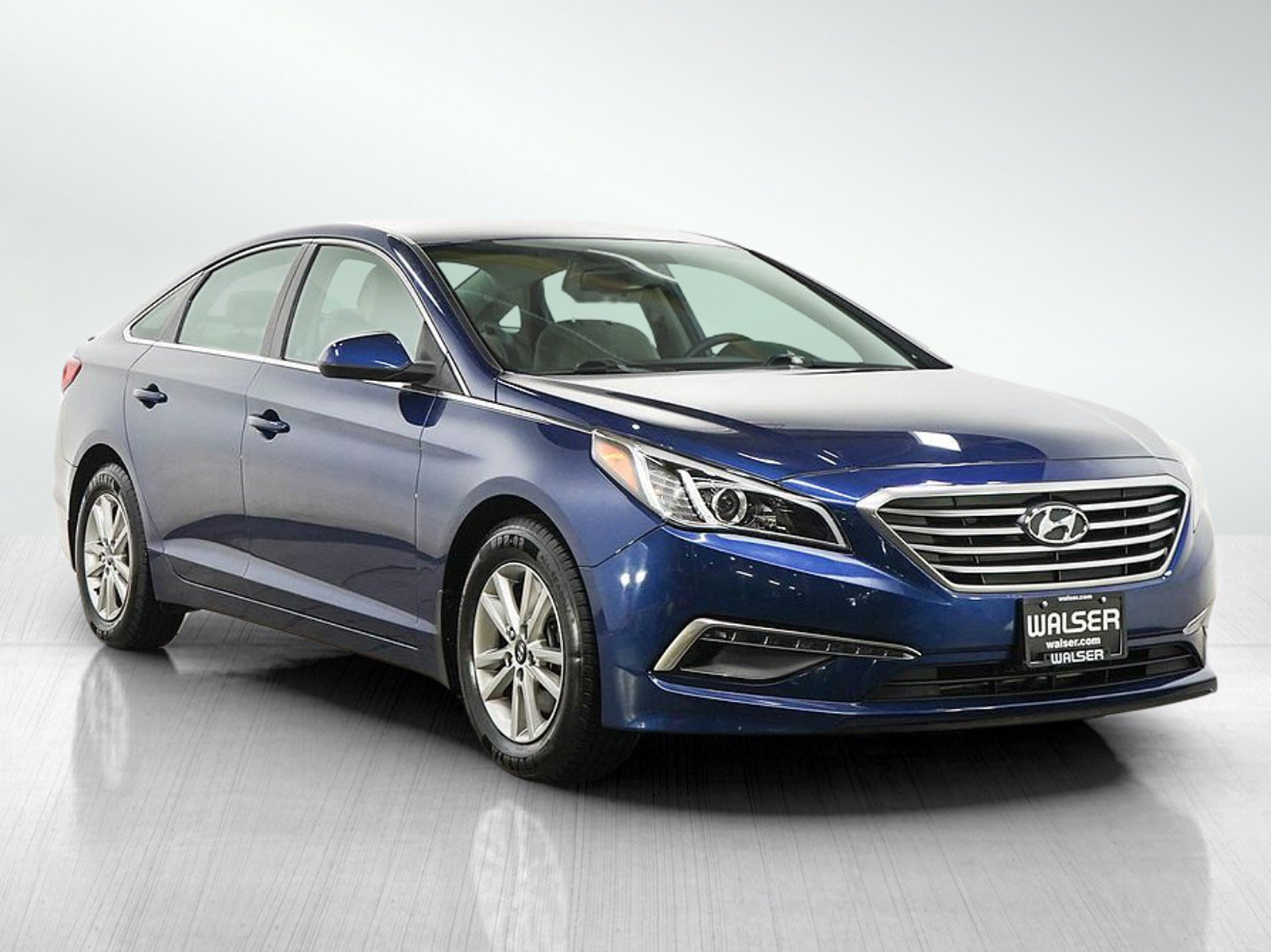 Used 2015 Hyundai Sonata SE w/ Option Group 09 FWD image 7