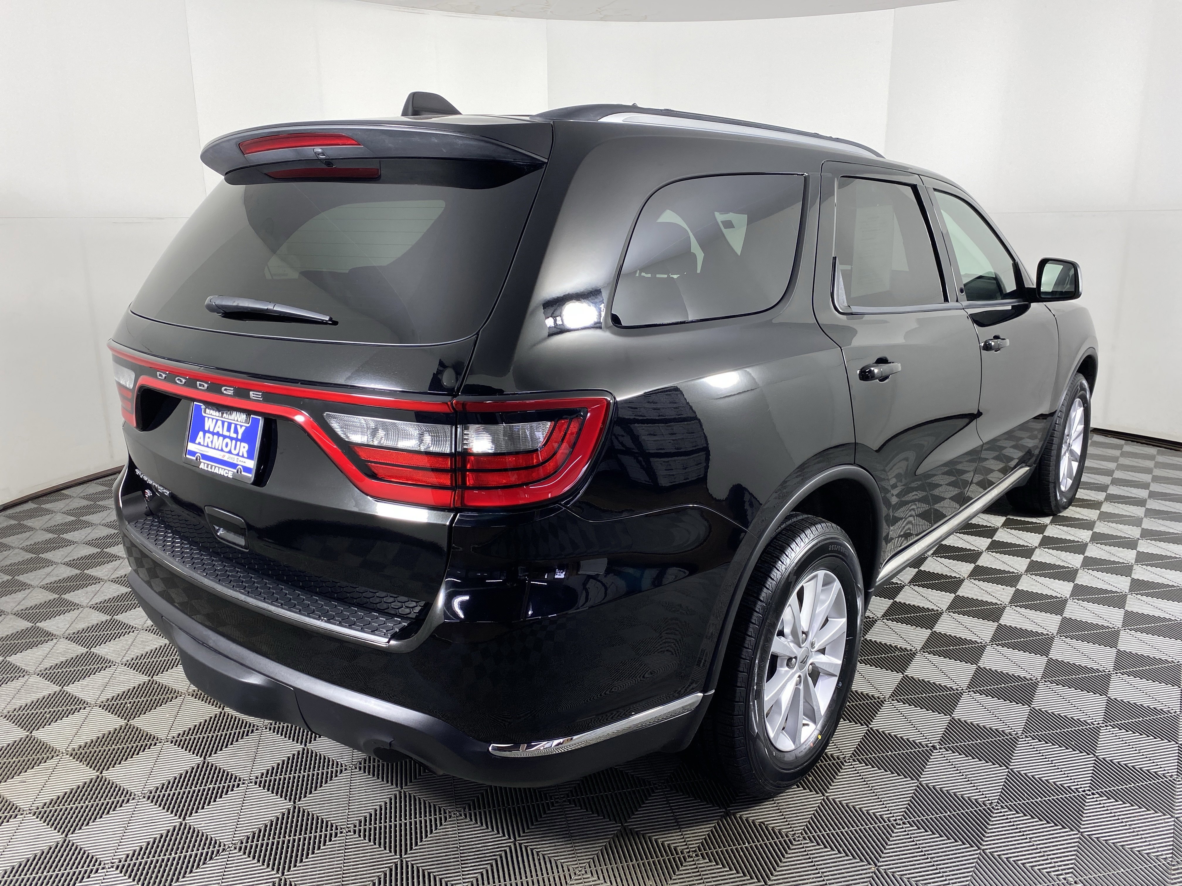 Used 2023 Dodge Durango SXT w/ Quick Order Package 2BK image 8