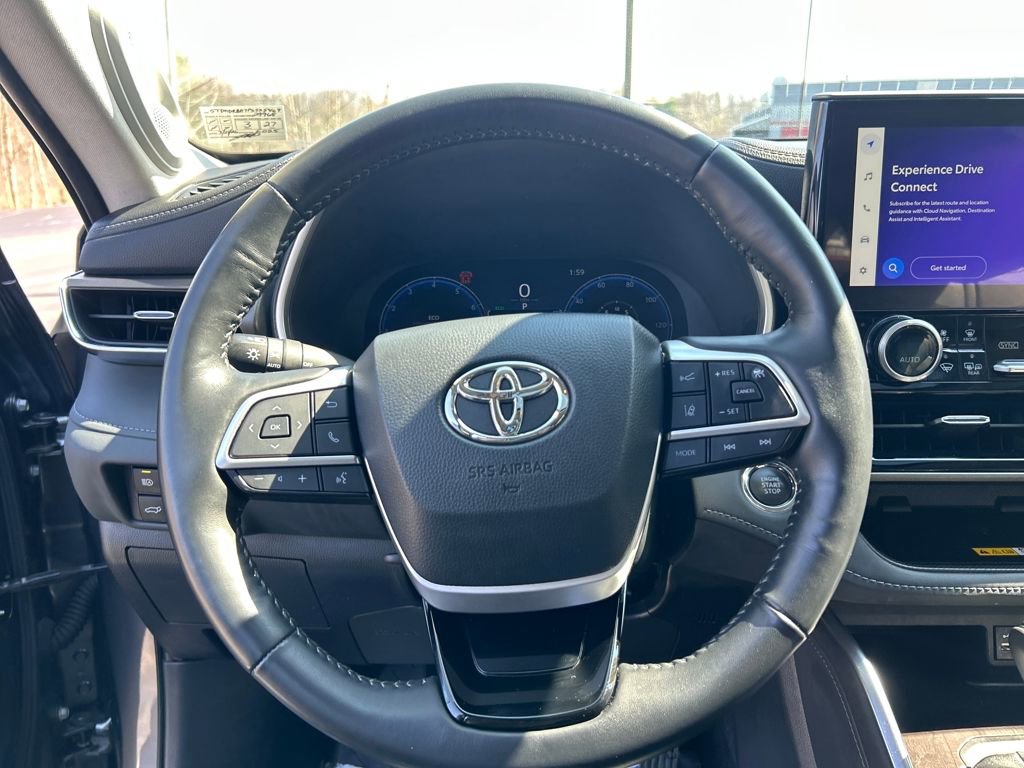 Used 2023 Toyota Highlander Limited image 24