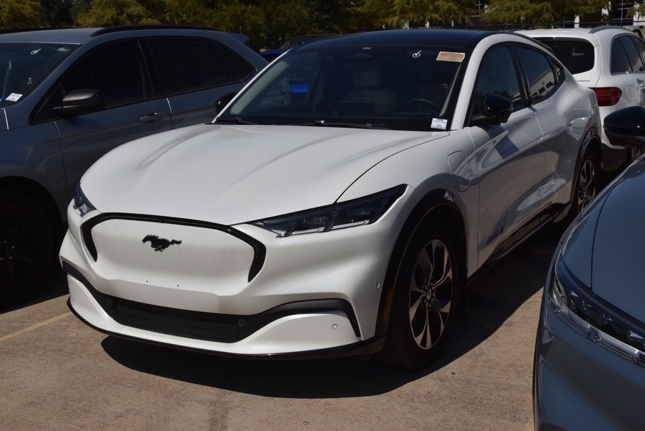 Used 2021 Ford Mustang Mach-E Premium RWD image 2