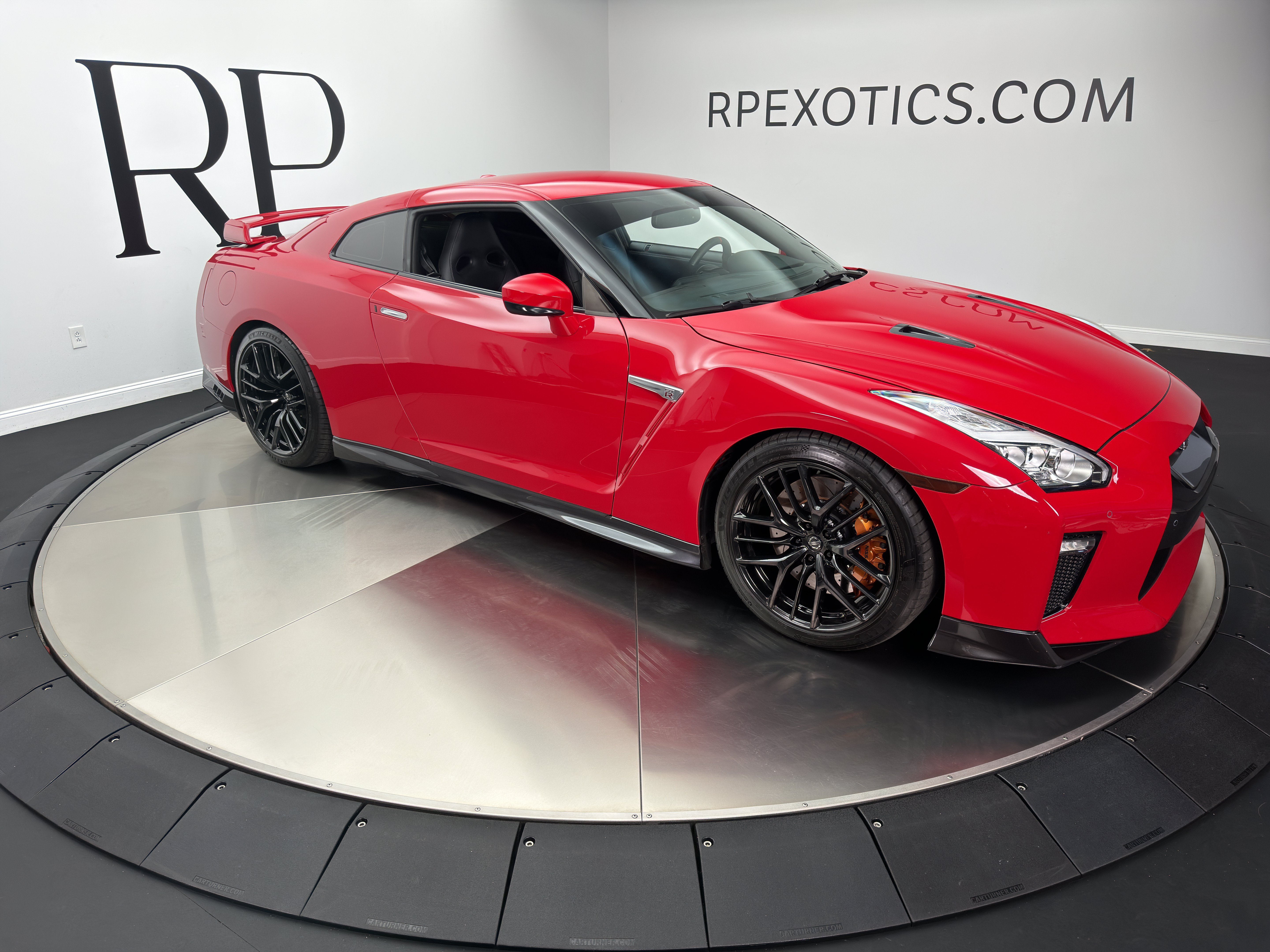 Used 2018 Nissan GT-R Premium AWD/4WD image 11