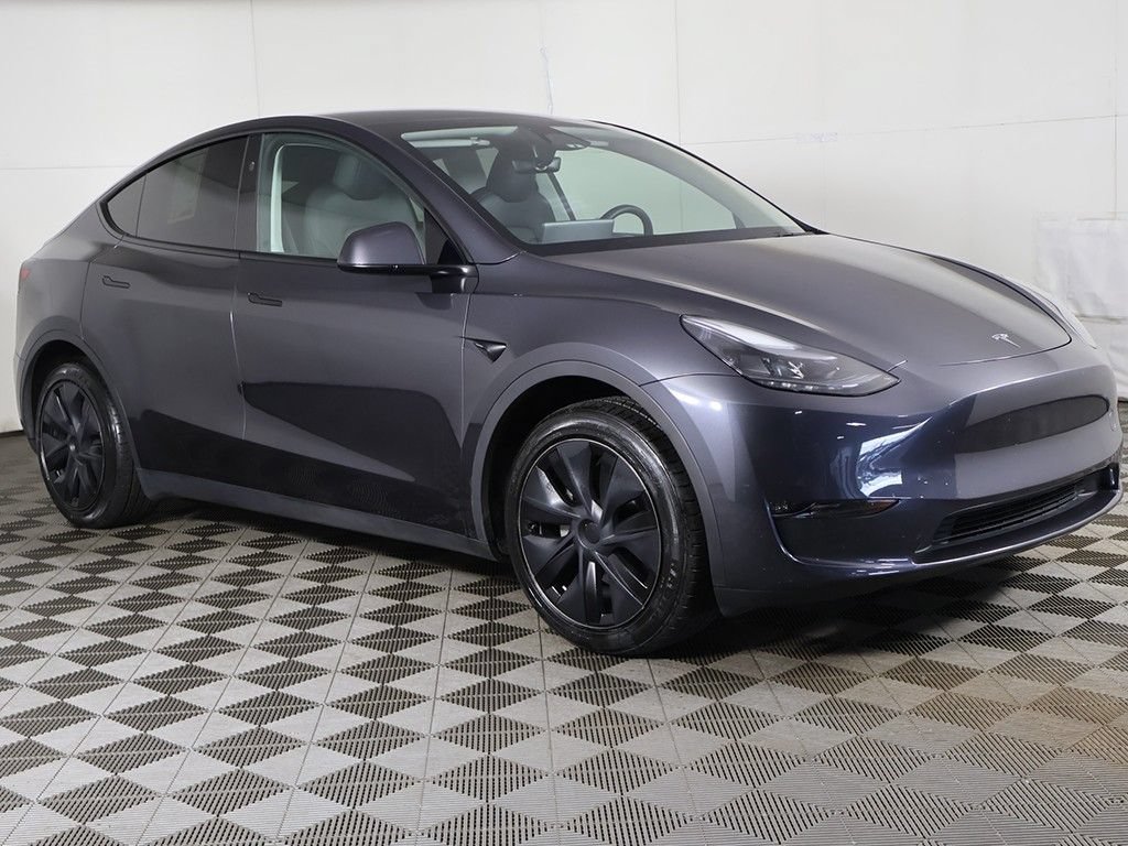 Used 2025 Tesla Model Y Long Range AWD/4WD image 2