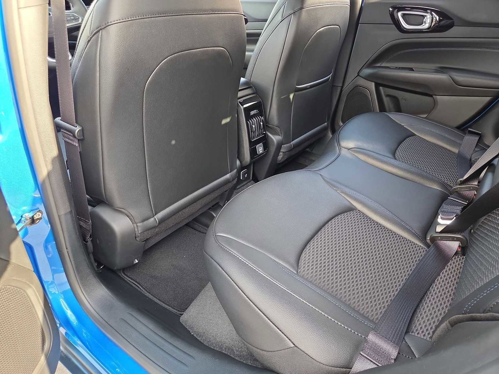 New 2026 Jeep Compass Latitude image 18