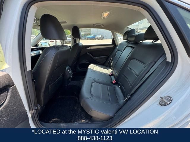 Certified 2022 Volkswagen Passat 2.0T SE FWD image 10