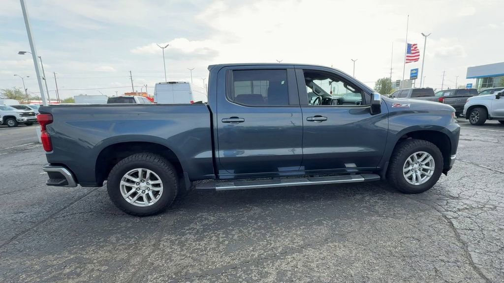 Used 2021 Chevrolet Silverado 1500 LT w/ Diesel Off-Road Package AWD/4WD image 9