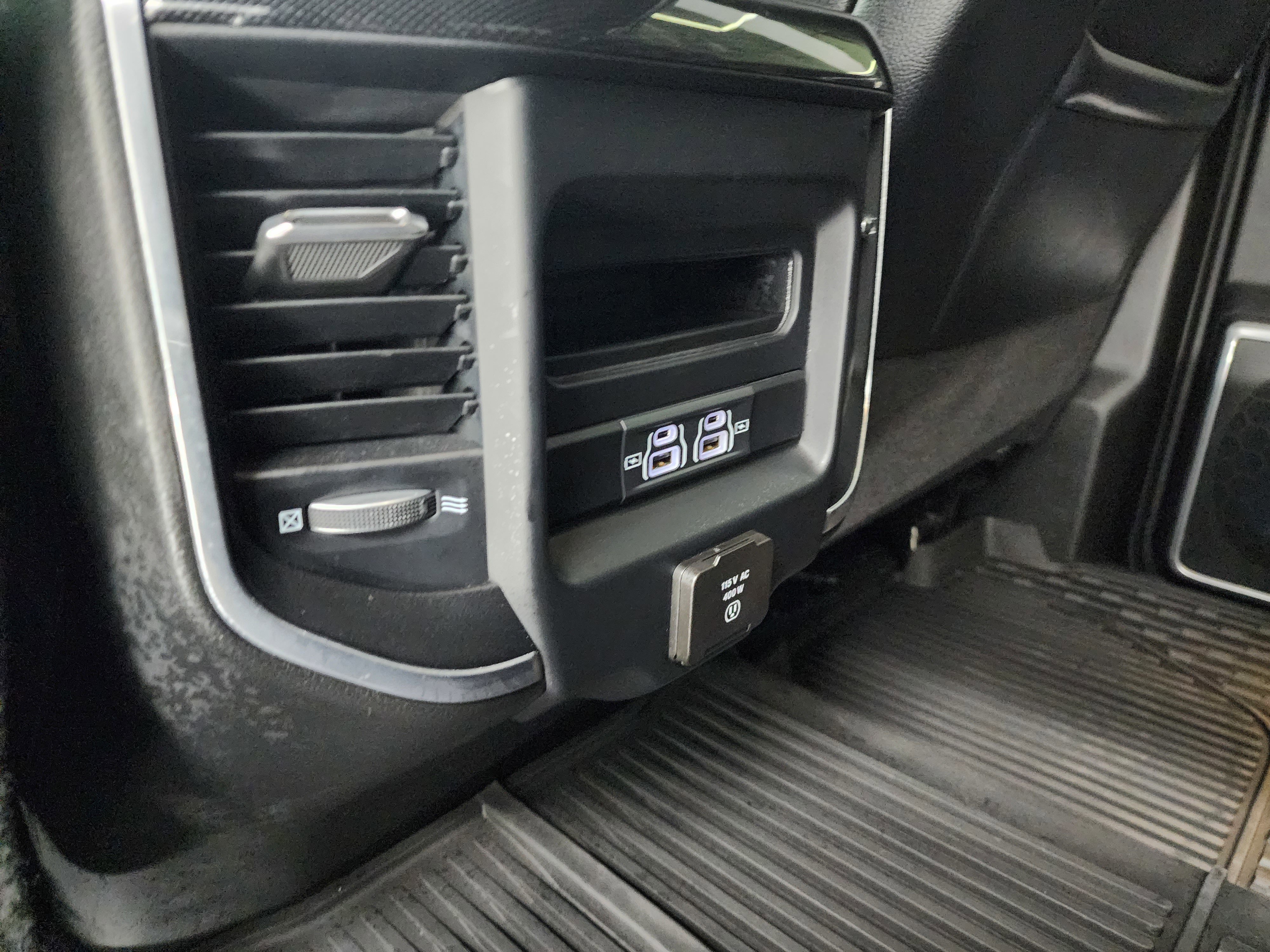 Used 2021 RAM 3500 Laramie w/ Night Edition image 37