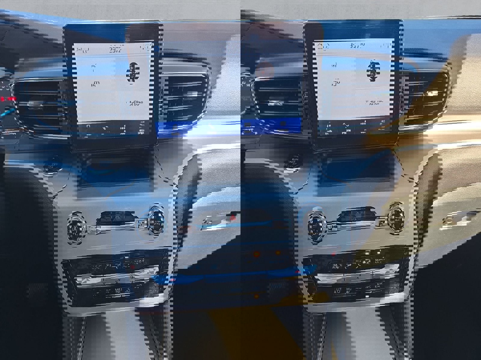 Certified 2022 Ford Explorer XLT w/ Equipment Group 202A image 17