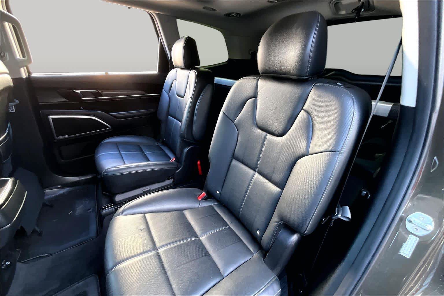 Used 2020 Kia Telluride SX w/ Towing Package FWD image 21