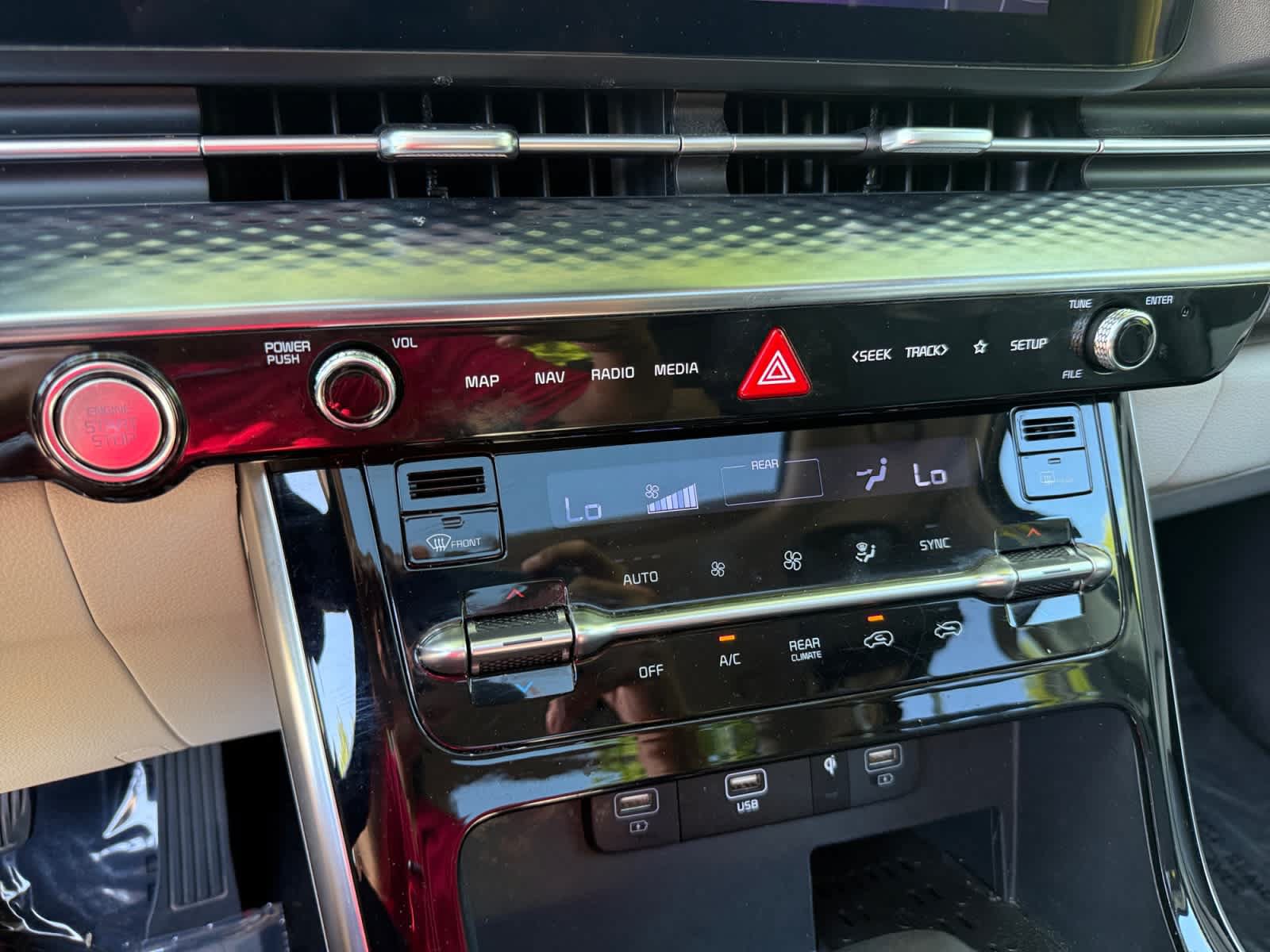 Used 2024 Kia Carnival SX Prestige FWD image 17