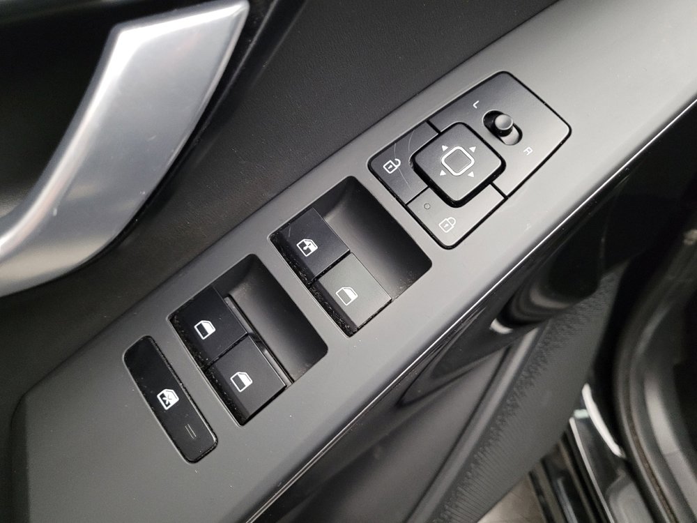 Used 2023 Kia Niro EX FWD image 27