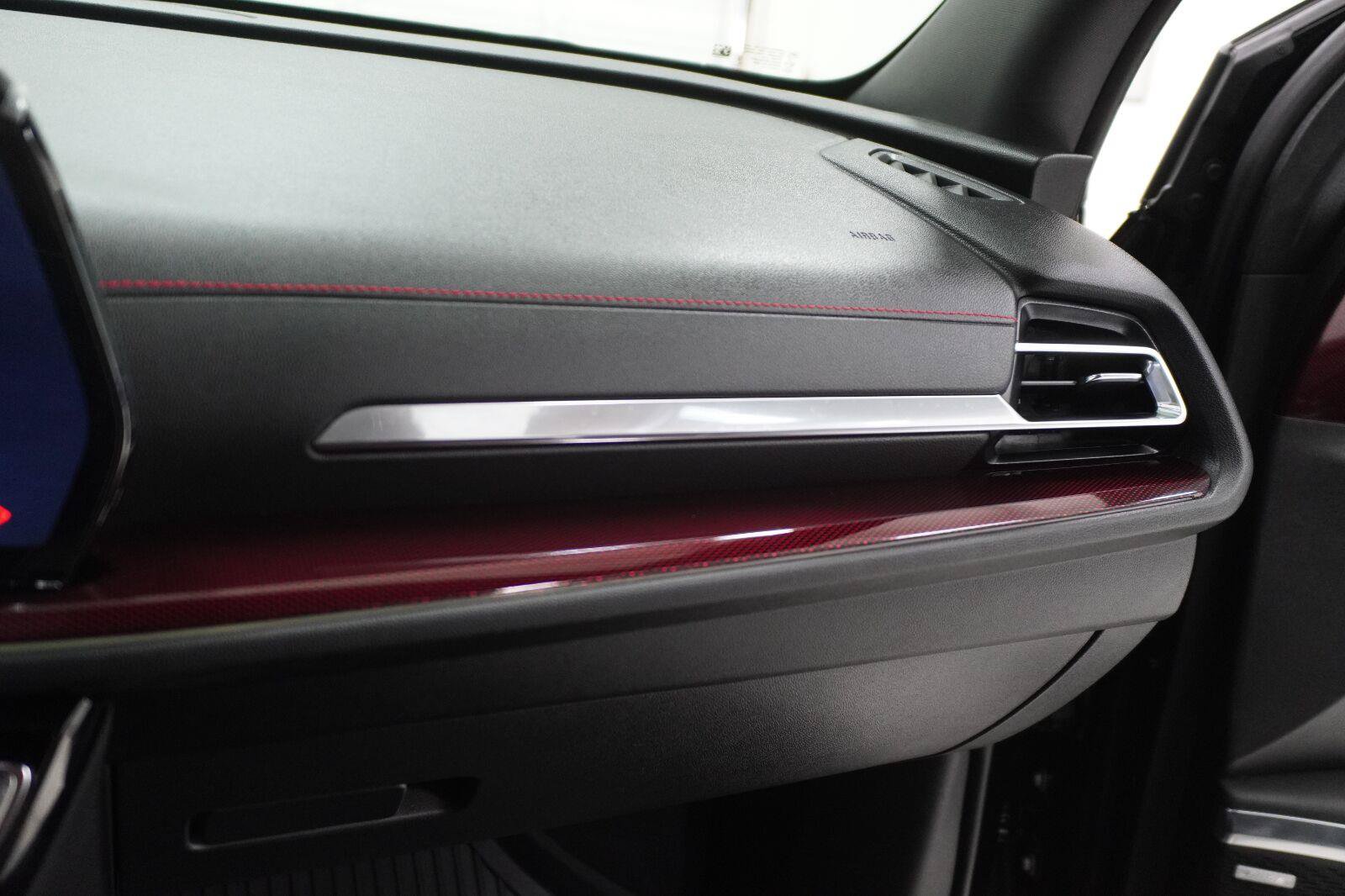 Used 2026 Chevrolet Traverse RS FWD image 22