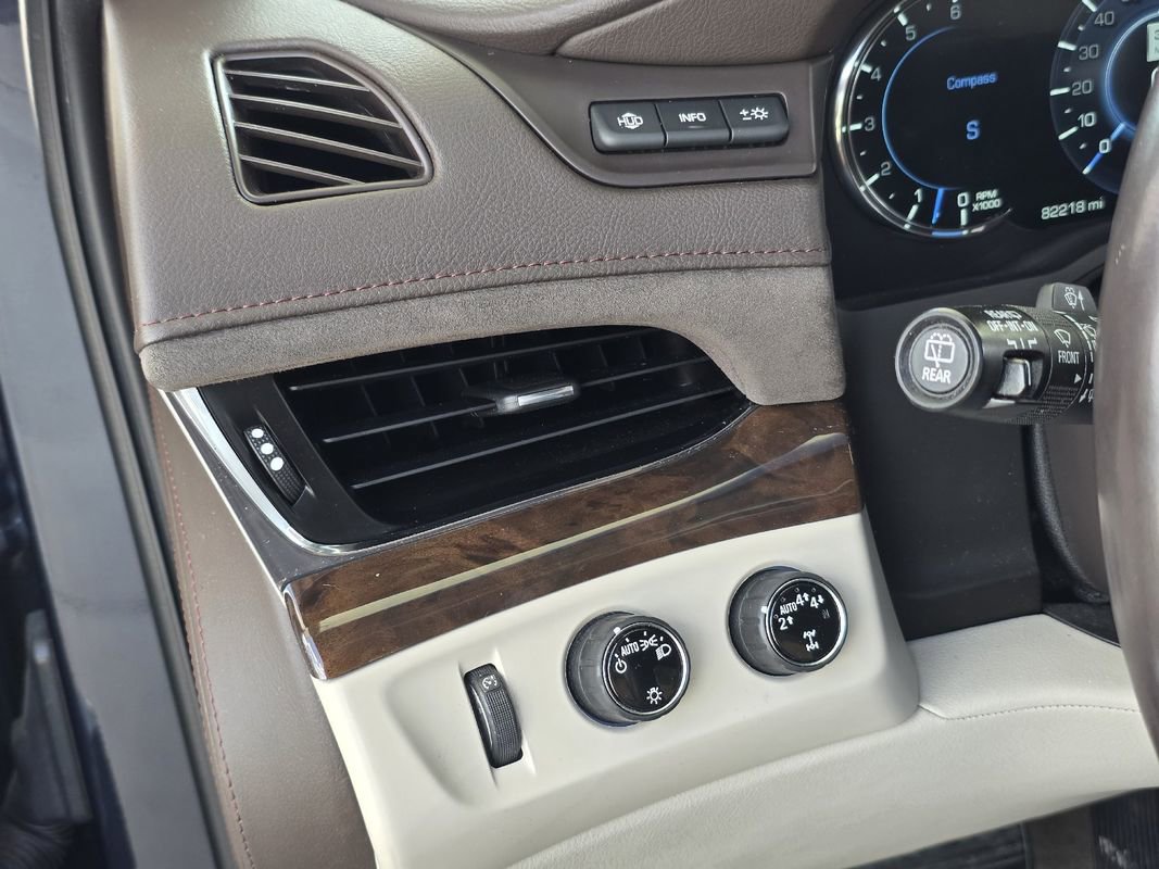 Used 2017 Cadillac Escalade ESV Luxury image 18