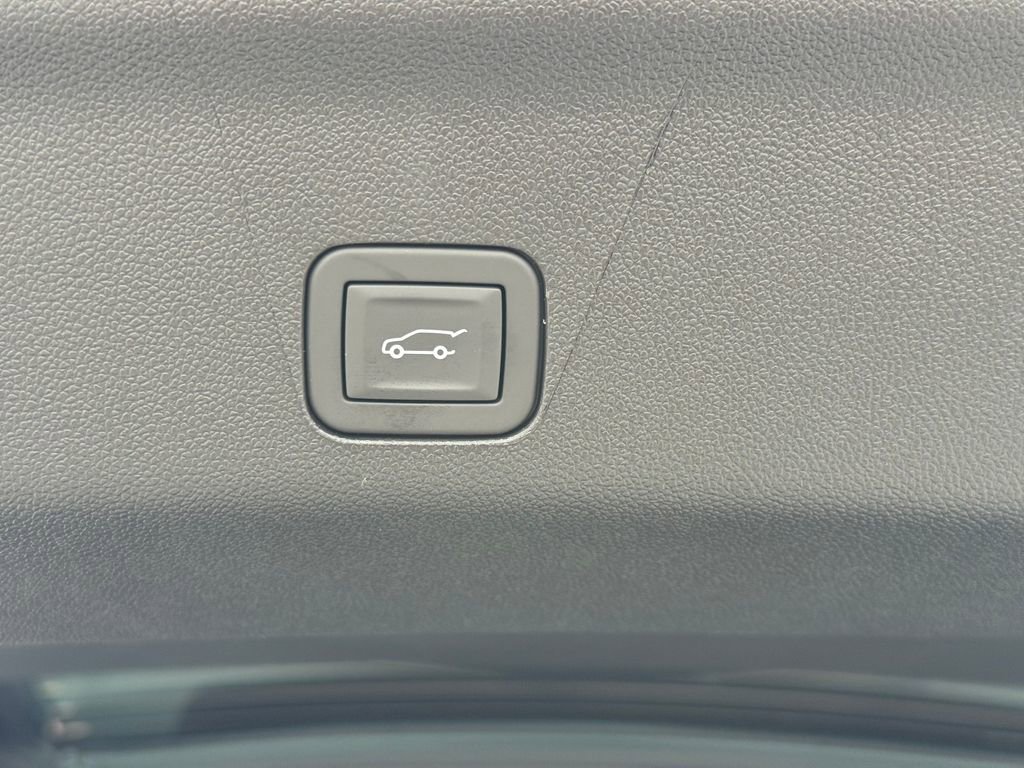 New 2026 GMC Yukon Elevation image 21