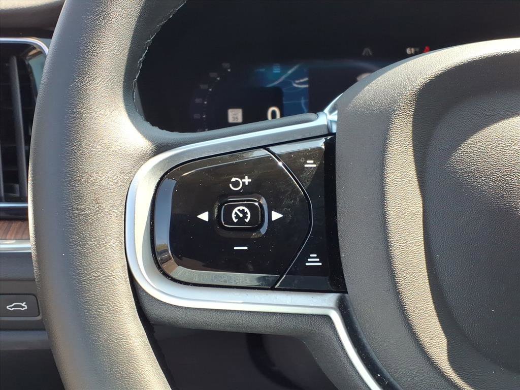 Certified 2025 Volvo V60 B5 Cross Country Plus image 27