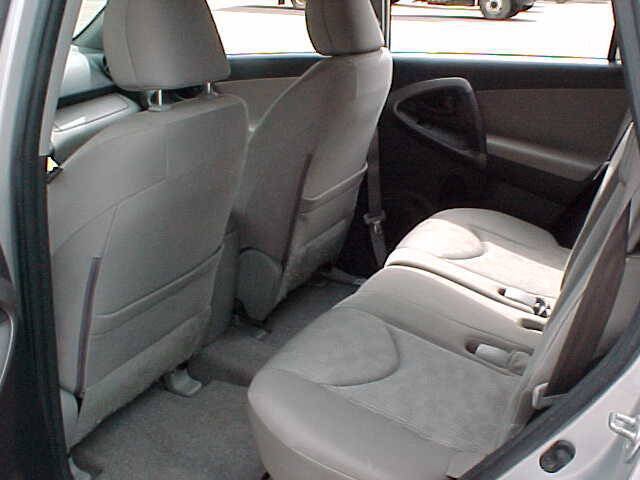 Used 2009 Toyota RAV4 4WD image 8
