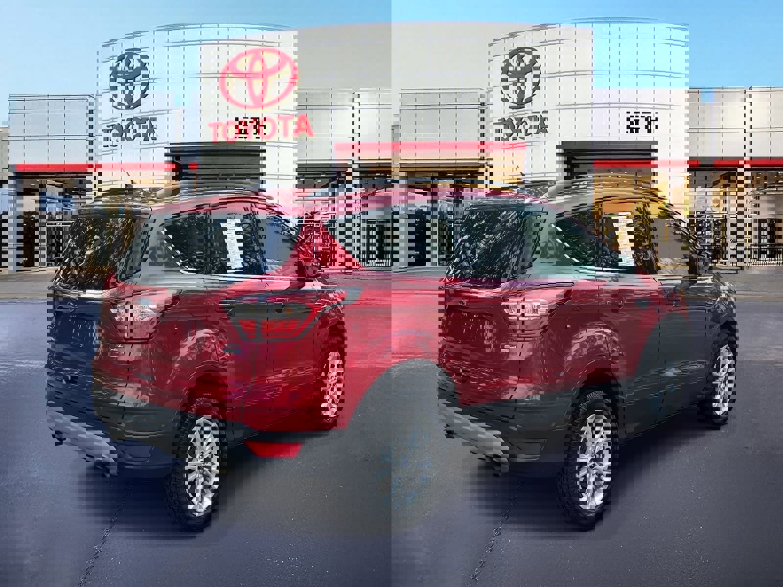 Used 2018 Ford Escape SEL image 5