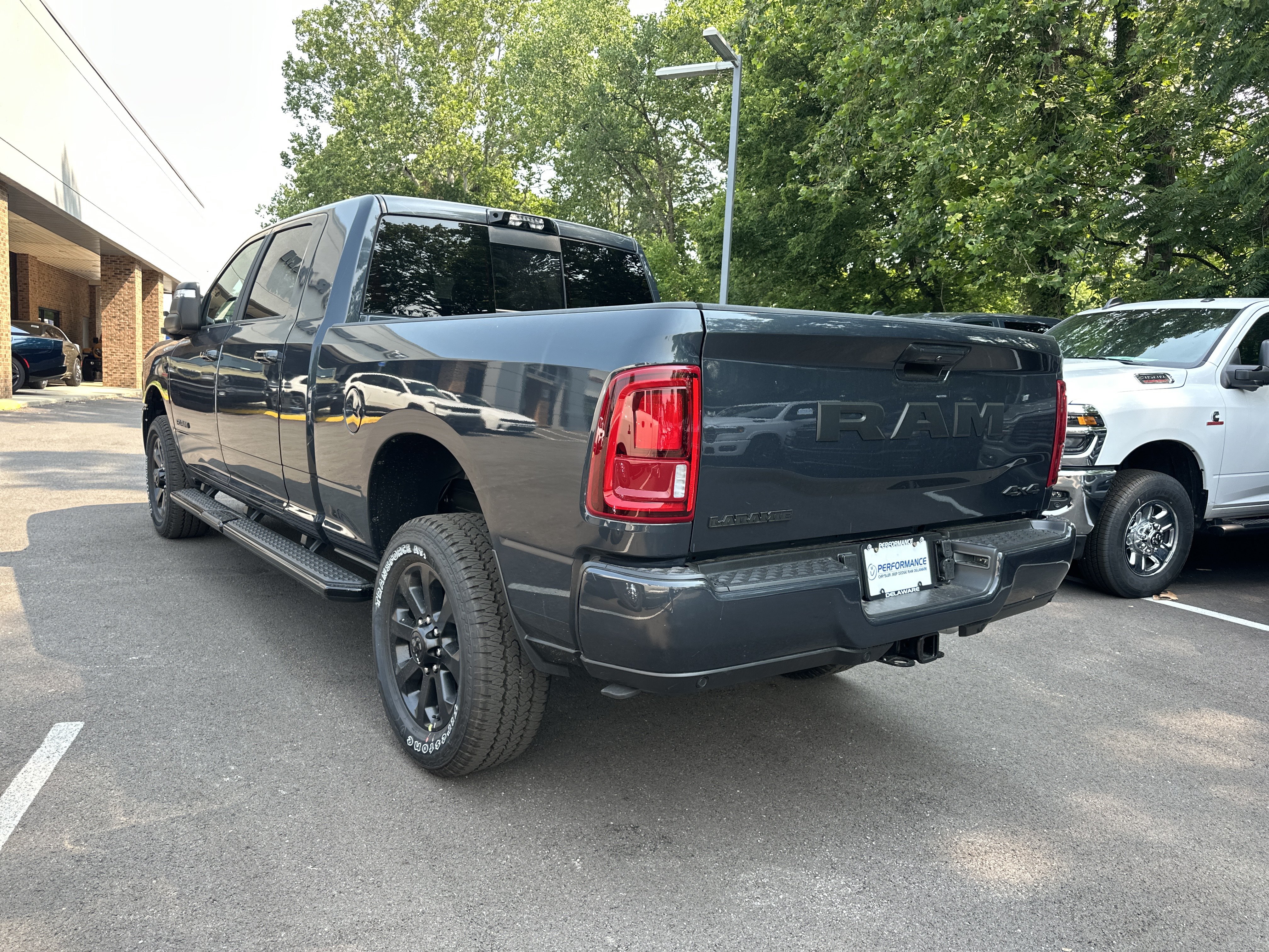 New 2026 RAM 2500 Laramie AWD/4WD image 27