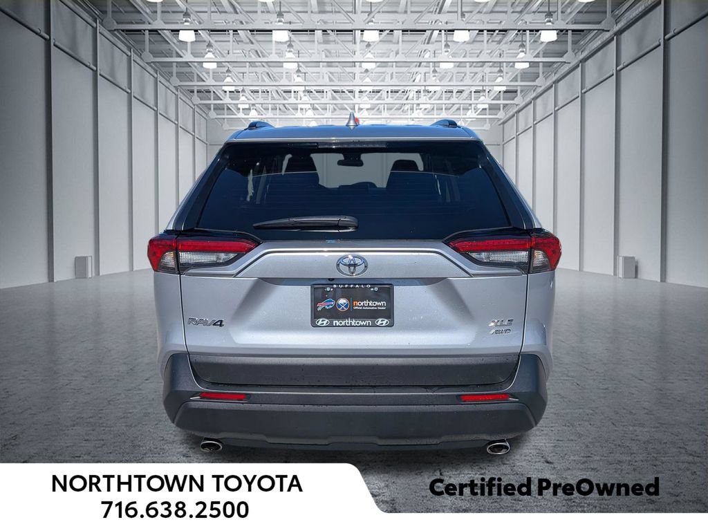 Used 2025 Toyota RAV4 XLE AWD/4WD image 17