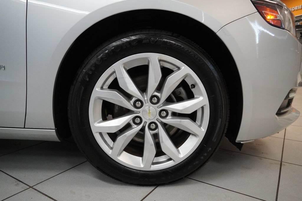 Used 2018 Chevrolet Impala LT FWD image 27