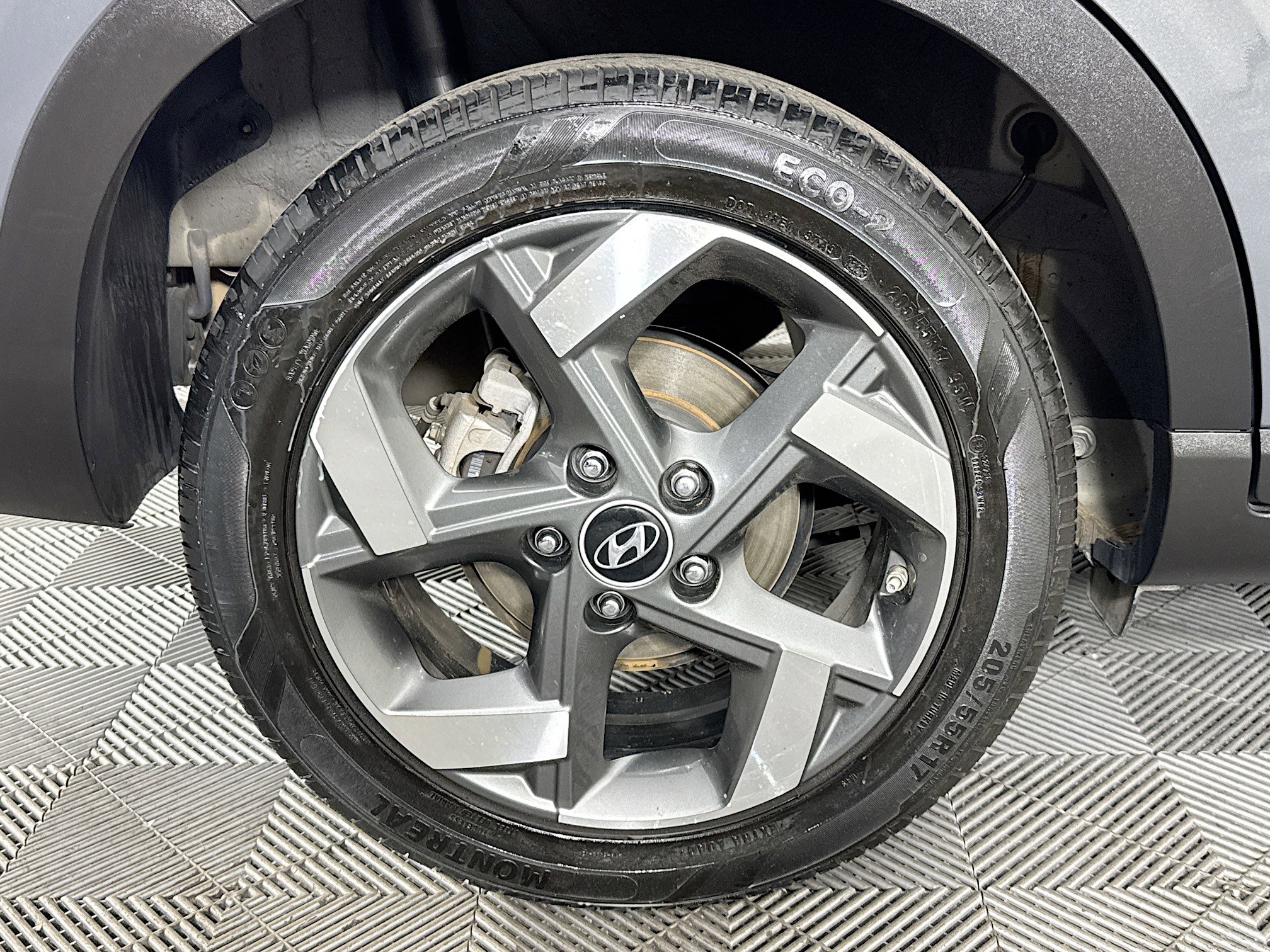 Used 2024 Hyundai Venue SEL image 32