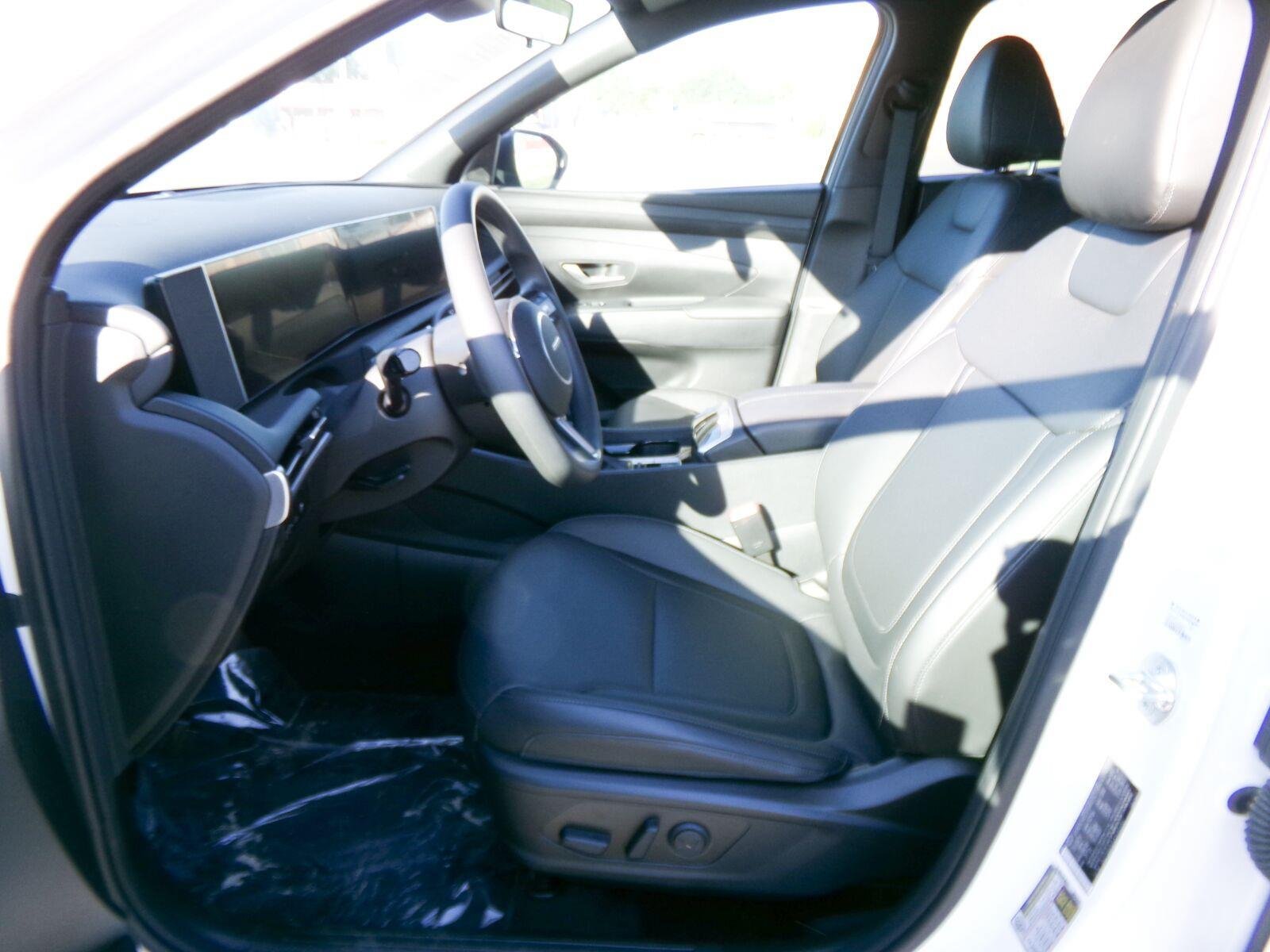Used 2025 Hyundai Santa Cruz SEL FWD image 11