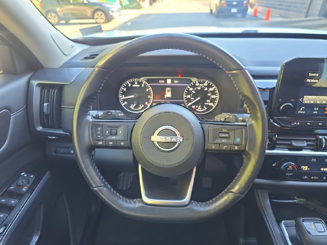 Used 2024 Nissan Pathfinder SL w/ SL Premium Package AWD/4WD image 16