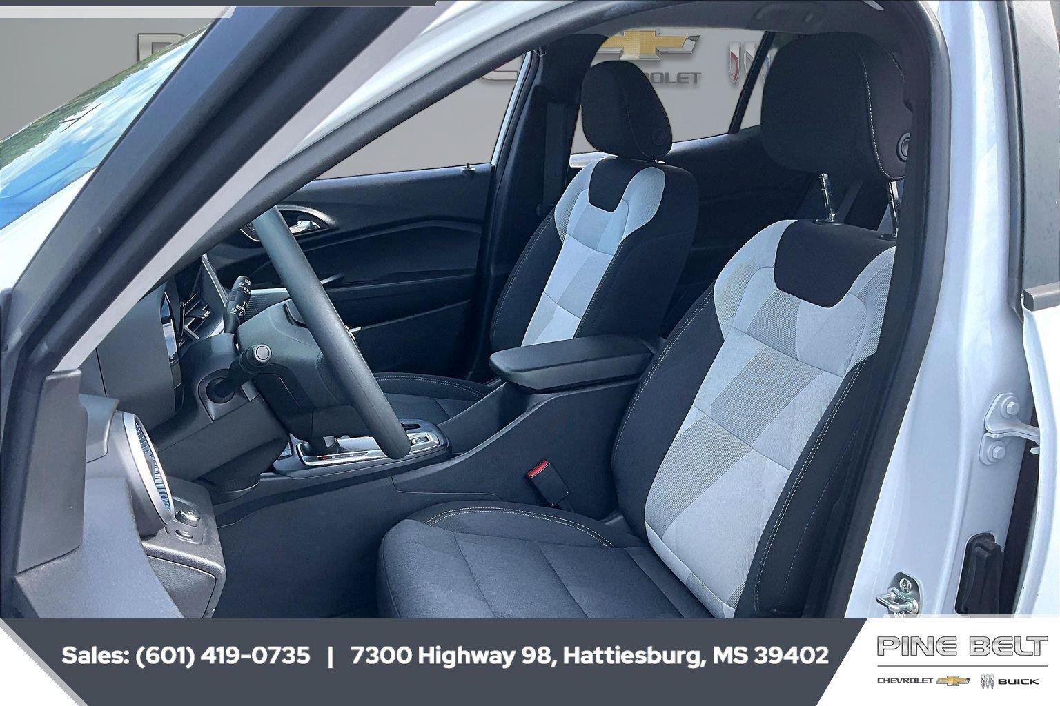 Used 2026 Chevrolet Trax LS FWD image 18