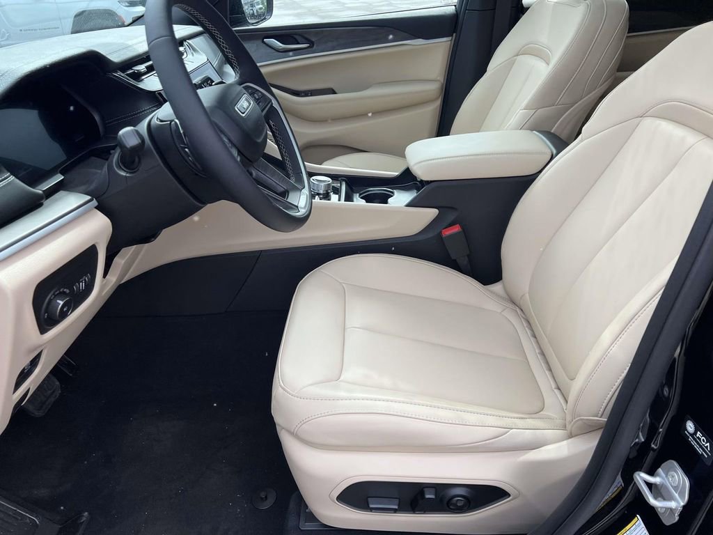 New 2026 Jeep Grand Cherokee Limited image 12