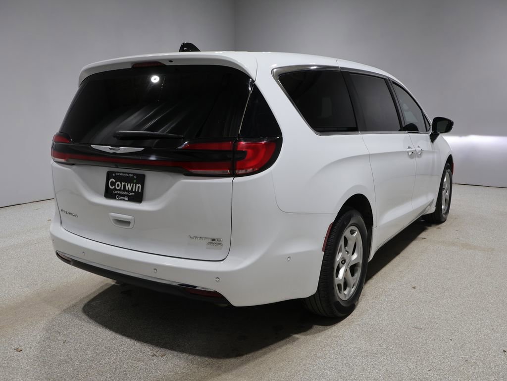 Certified 2024 Chrysler Pacifica Limited AWD/4WD video 3