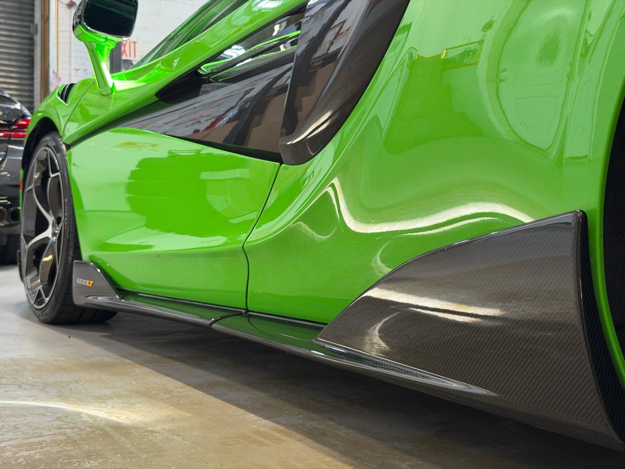 Used 2020 McLaren 600LT Spider RWD image 38