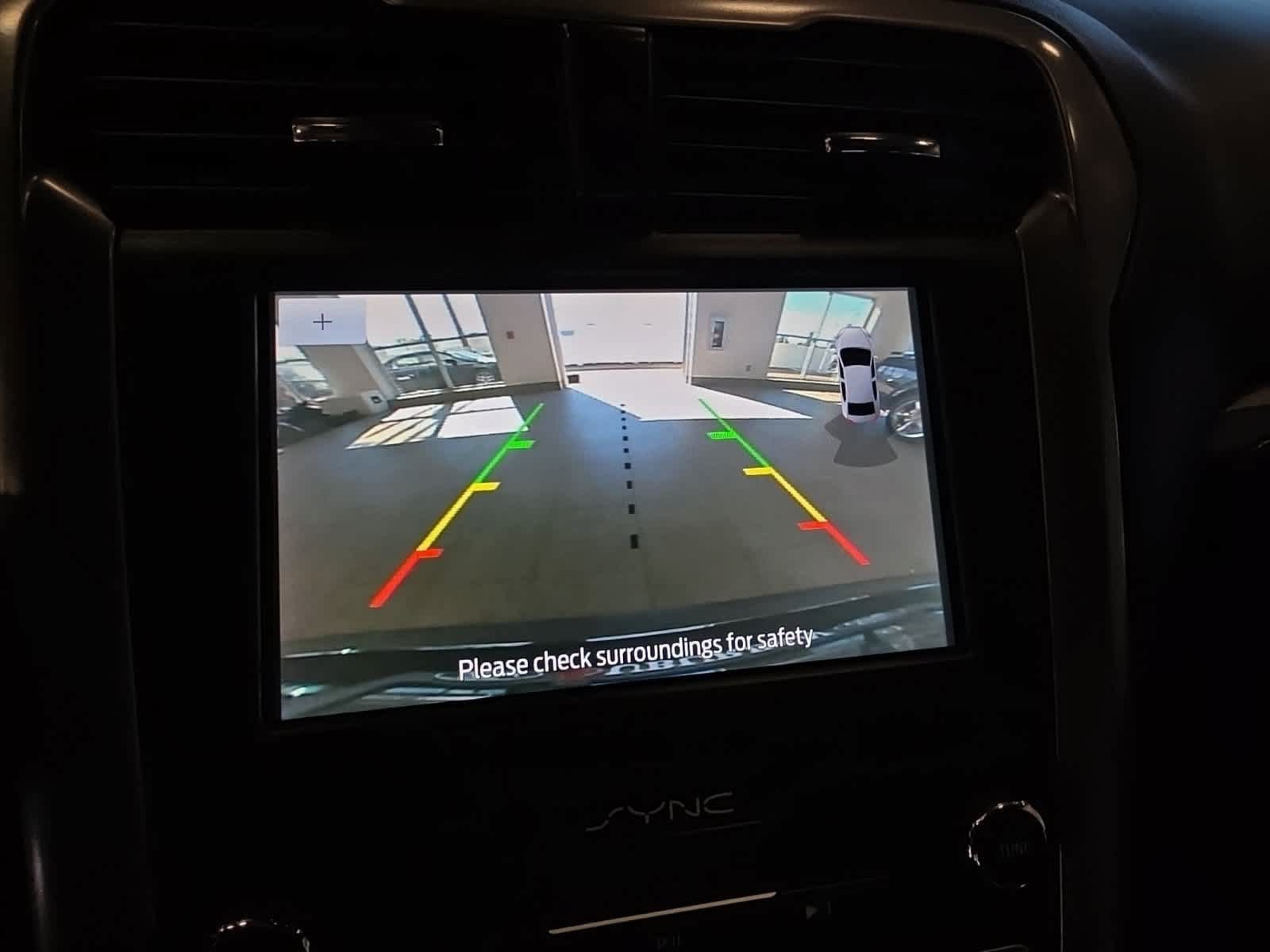 Used 2020 Ford Fusion SE FWD image 29
