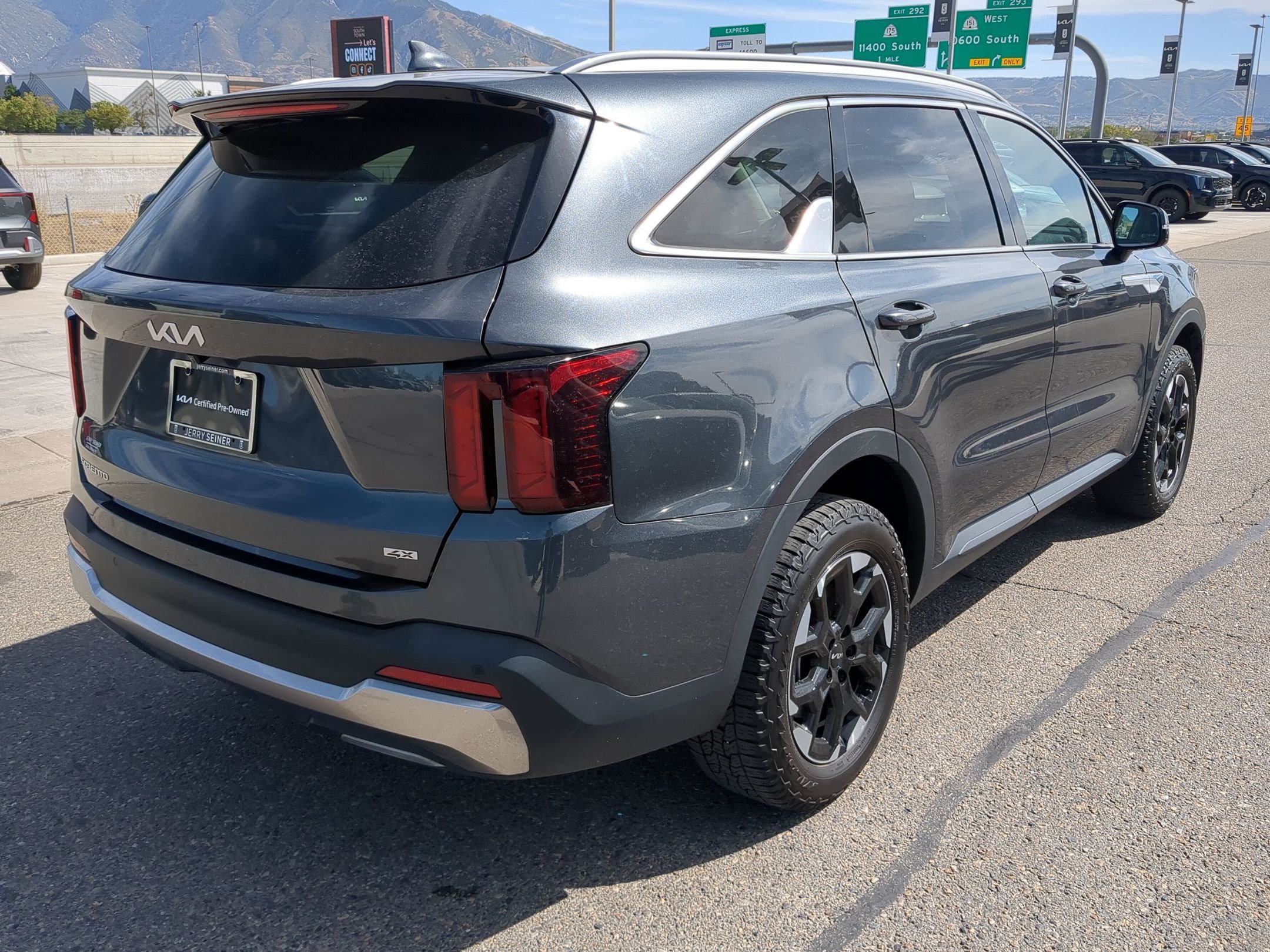 Used 2024 Kia Sorento S w/ Panoramic Sunroof Package AWD/4WD image 5