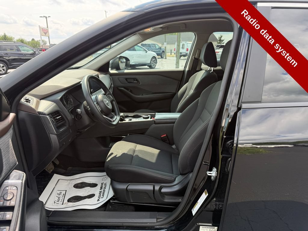 Used 2023 Nissan Rogue S AWD/4WD image 12