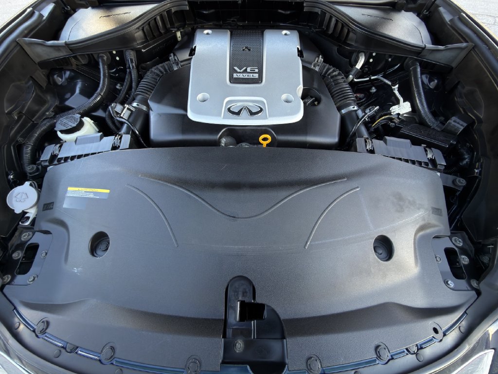 Used 2019 INFINITI Q70 Luxe AWD/4WD image 30